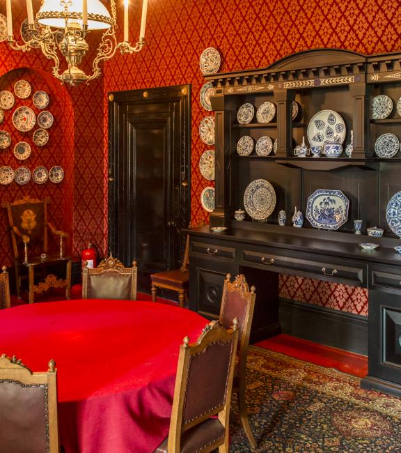 The sideboard in the dining room at Leighton House